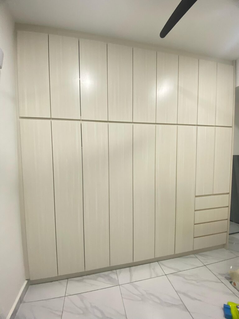 swing door wardrobe